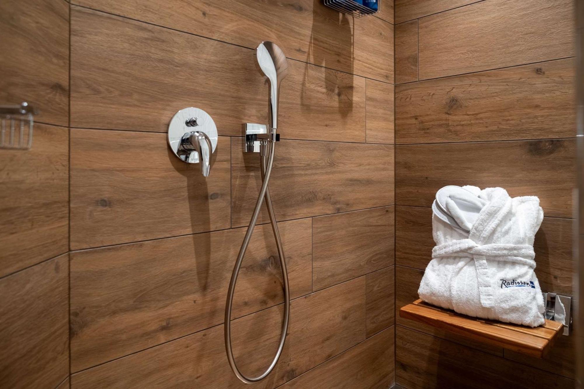 Radisson Blu Hotel, Bergamo Choruslife Екстер'єр фото