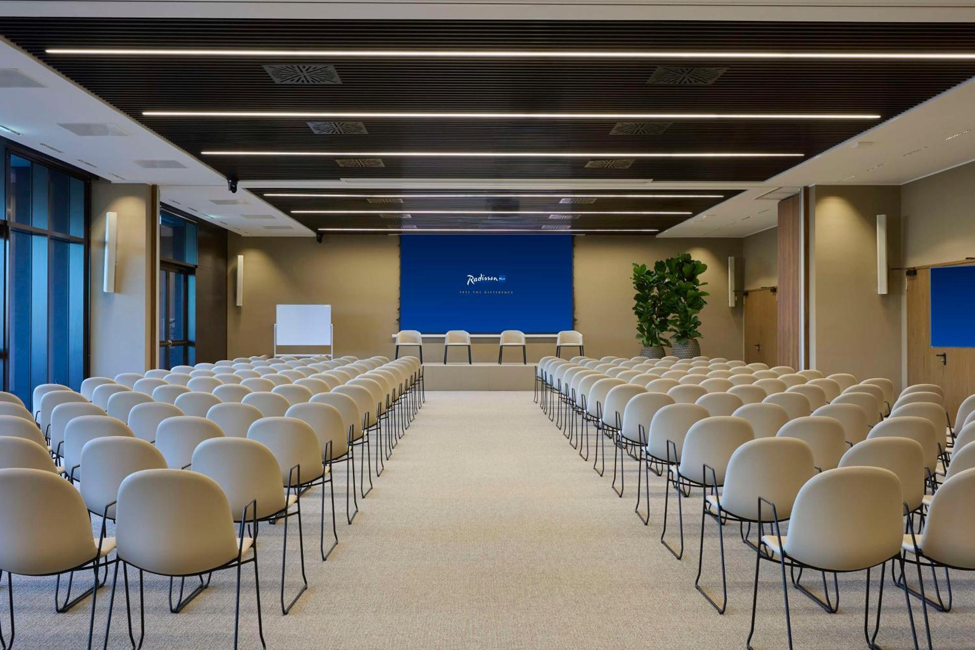 Radisson Blu Hotel, Bergamo Choruslife Екстер'єр фото